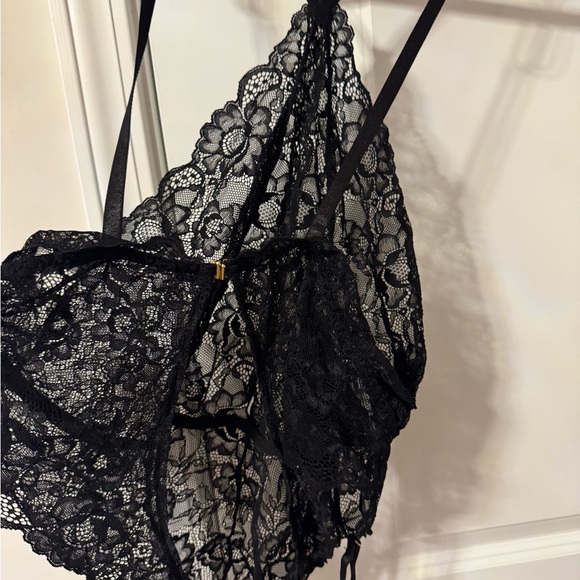 Black lace sleepwear - Picture 2 of 2